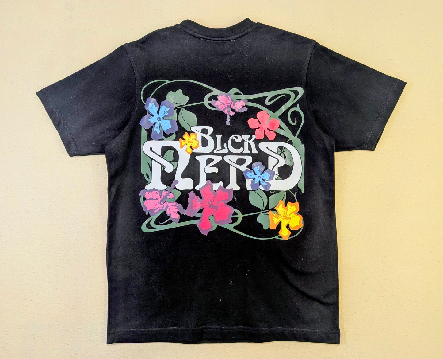 BN FLORAL TEE w/embroidered chest